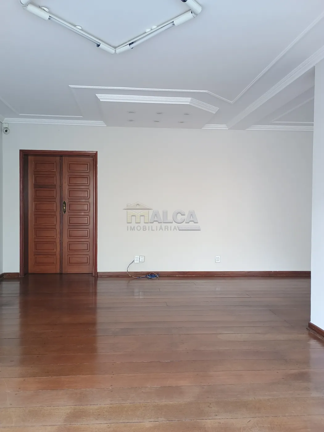 Alugar Comerciais / Salões em São José do Rio Pardo R$ 2.450,00 - Foto 3