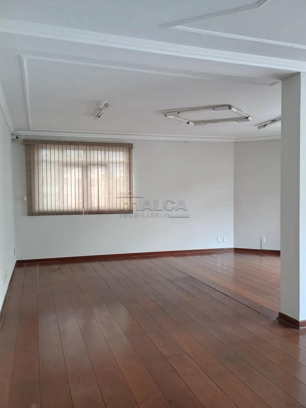 Alugar Comerciais / Salões em São José do Rio Pardo R$ 2.450,00 - Foto 5