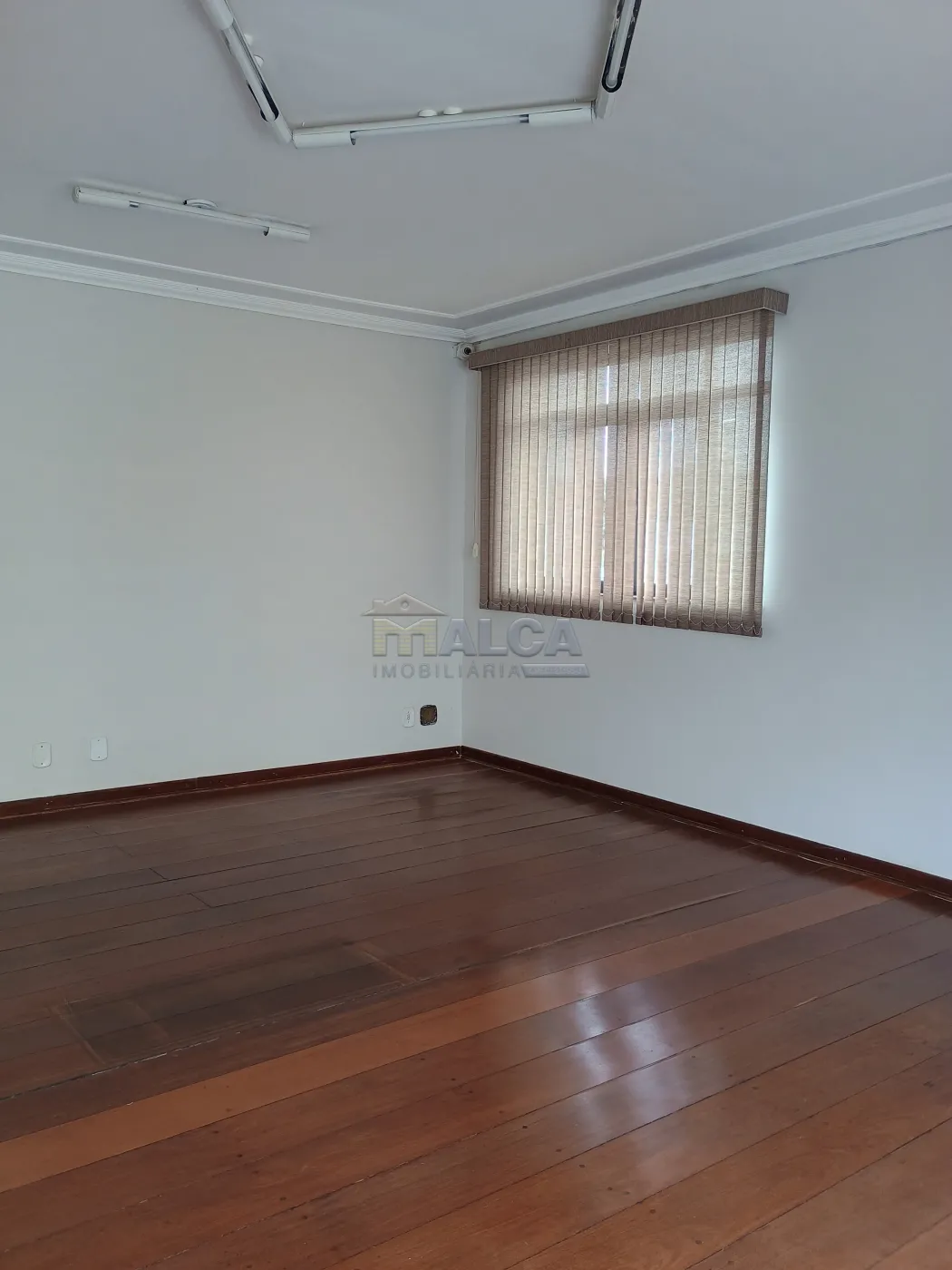 Alugar Comerciais / Salões em São José do Rio Pardo R$ 2.450,00 - Foto 6