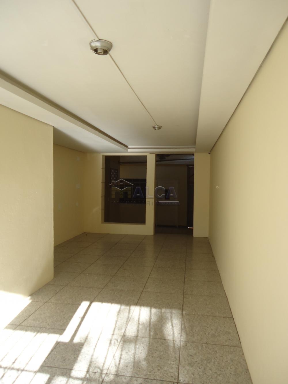 Alugar Casas / Padrão em São José do Rio Pardo R$ 1.500,00 - Foto 4