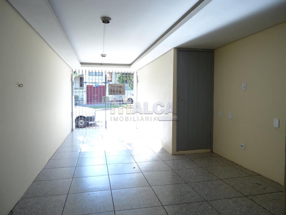Alugar Casas / Padrão em São José do Rio Pardo R$ 1.500,00 - Foto 3