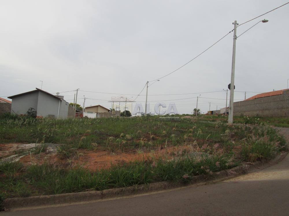 Comprar Terrenos / Padrão em São José do Rio Pardo R$ 63.000,00 - Foto 2