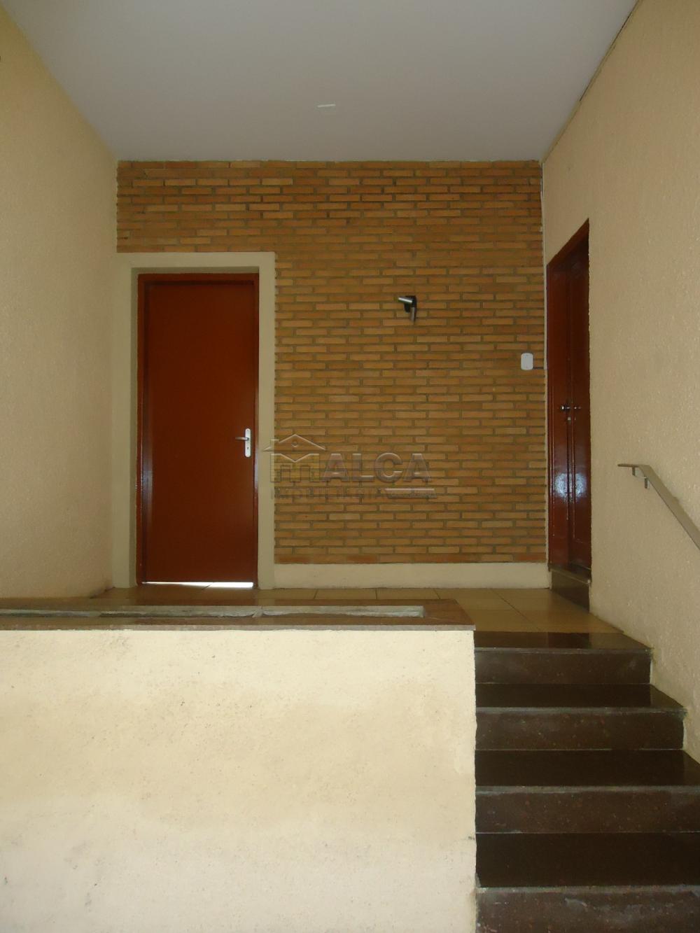 Alugar Casas / Padrão em São José do Rio Pardo R$ 1.600,00 - Foto 8