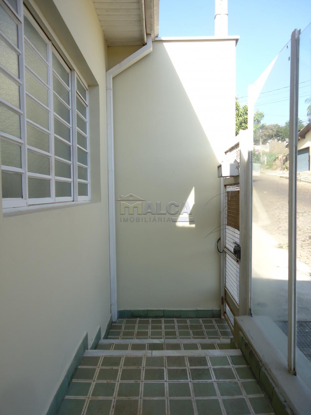Alugar Casas / Padrão em São José do Rio Pardo R$ 1.670,00 - Foto 4