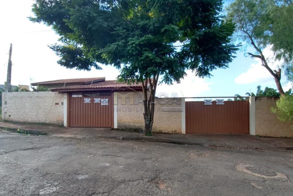 Alugar Casas / Padrão em São José do Rio Pardo R$ 850,00 - Foto 1