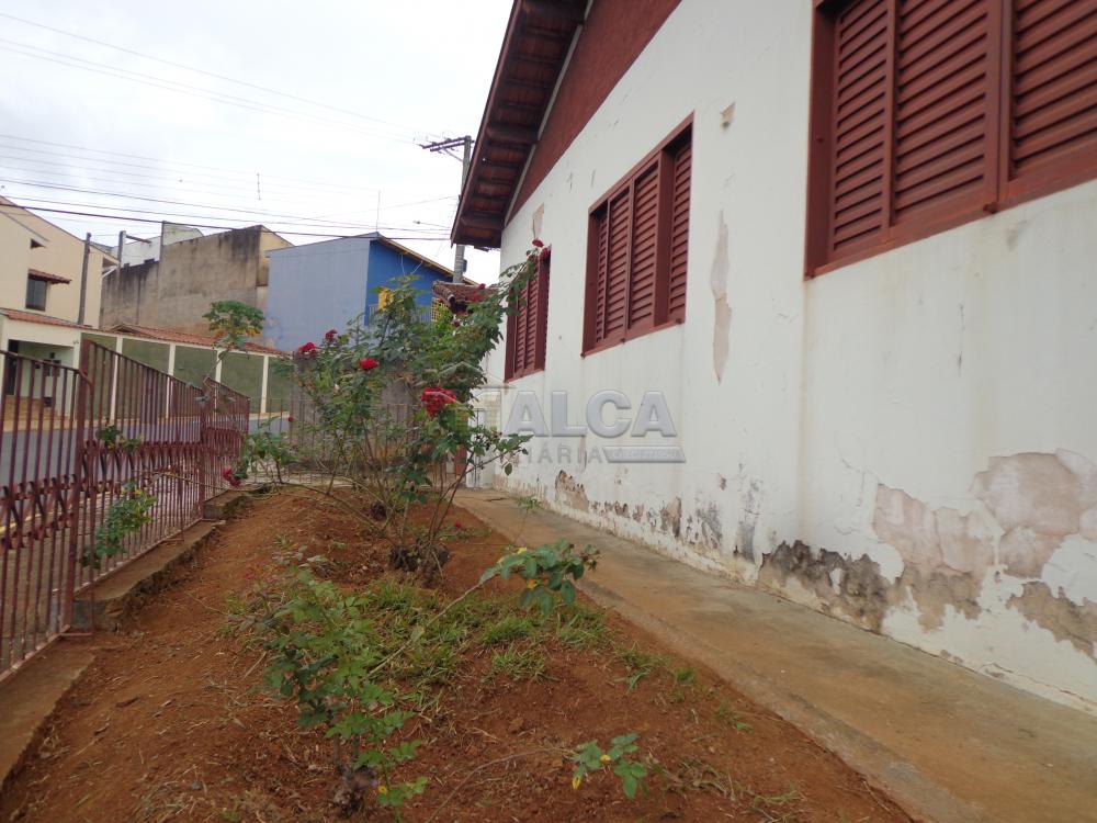 Comprar Casas / Padrão em São José do Rio Pardo R$ 385.000,00 - Foto 2