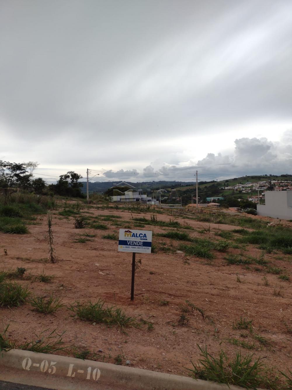 Comprar Terrenos / Padrão em São José do Rio Pardo R$ 110.000,00 - Foto 3