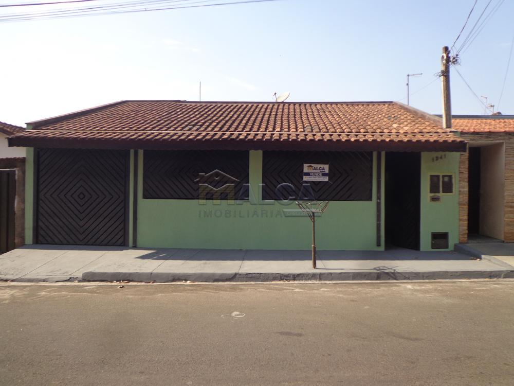 Alugar Casas / Padrão em São José do Rio Pardo R$ 1.000,00 - Foto 1