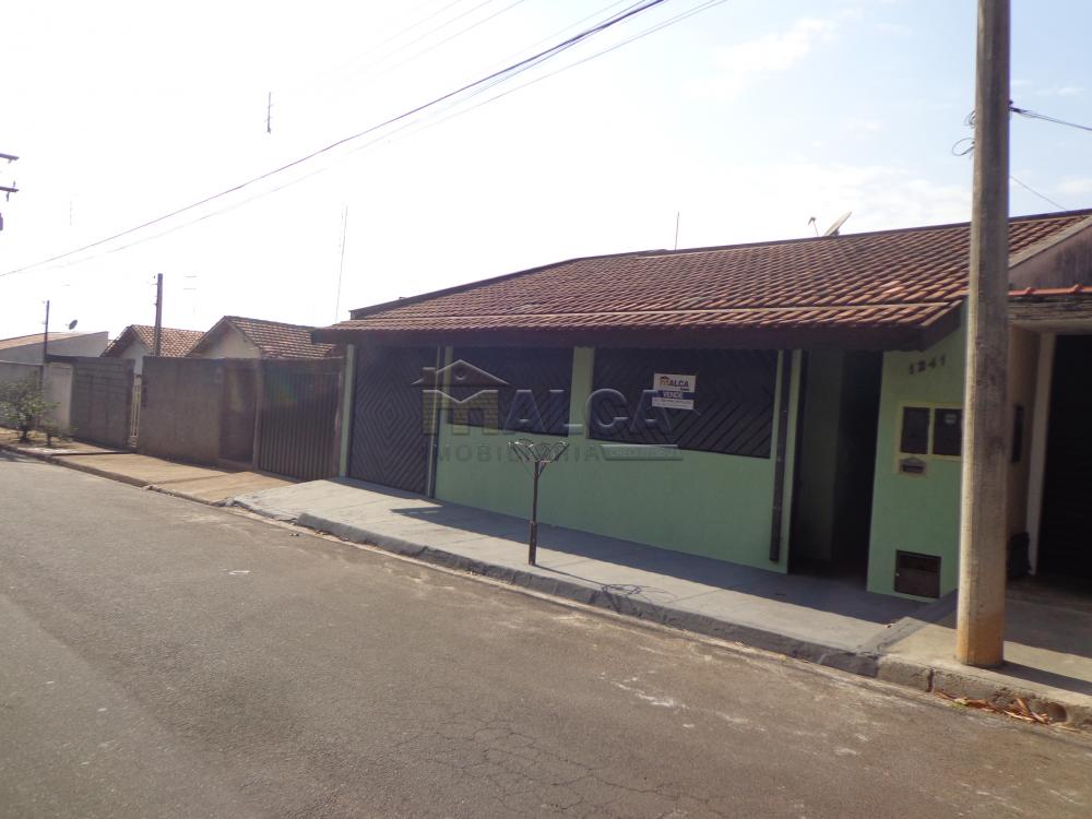 Alugar Casas / Padrão em São José do Rio Pardo R$ 1.000,00 - Foto 2