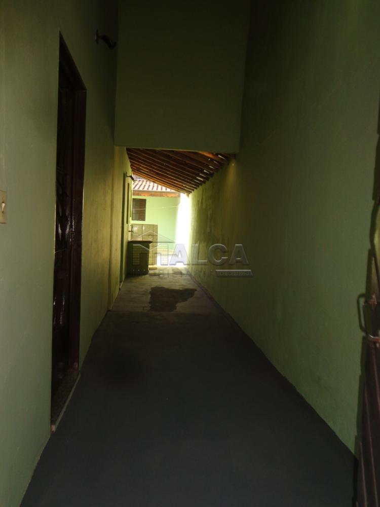 Alugar Casas / Padrão em São José do Rio Pardo R$ 1.000,00 - Foto 4