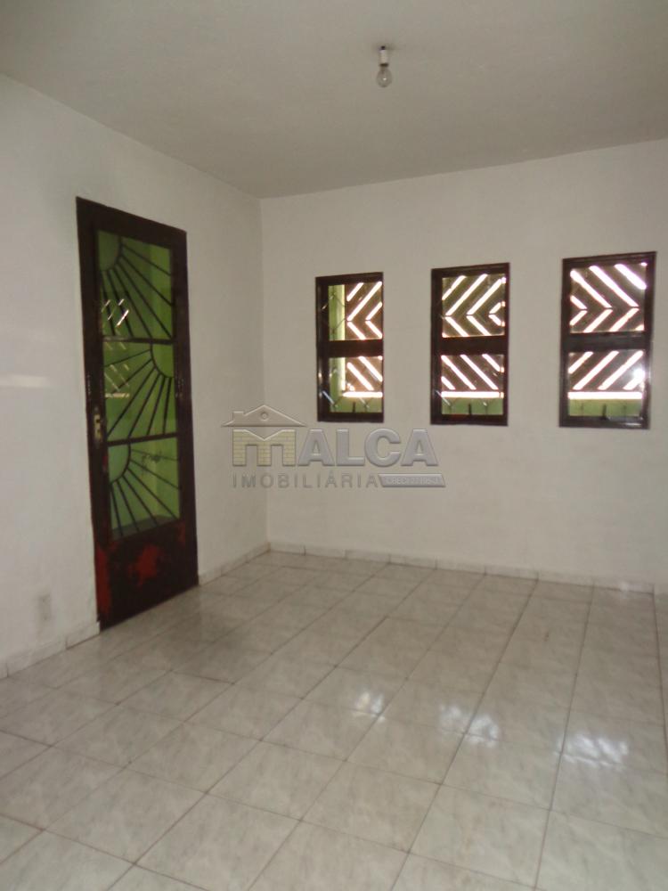 Alugar Casas / Padrão em São José do Rio Pardo R$ 1.000,00 - Foto 8