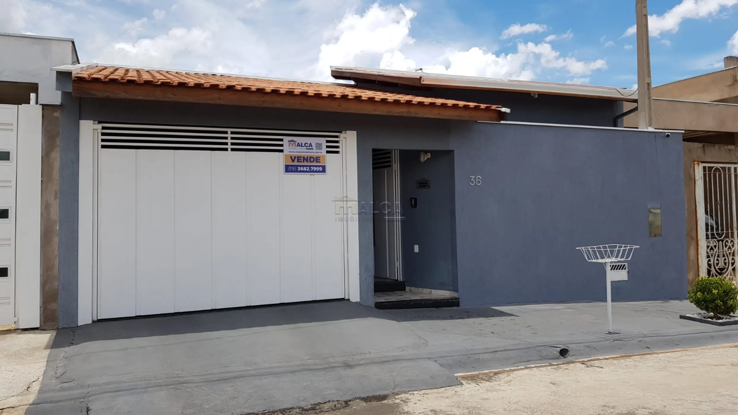 Comprar Casas / Padrão em São José do Rio Pardo R$ 280.000,00 - Foto 1