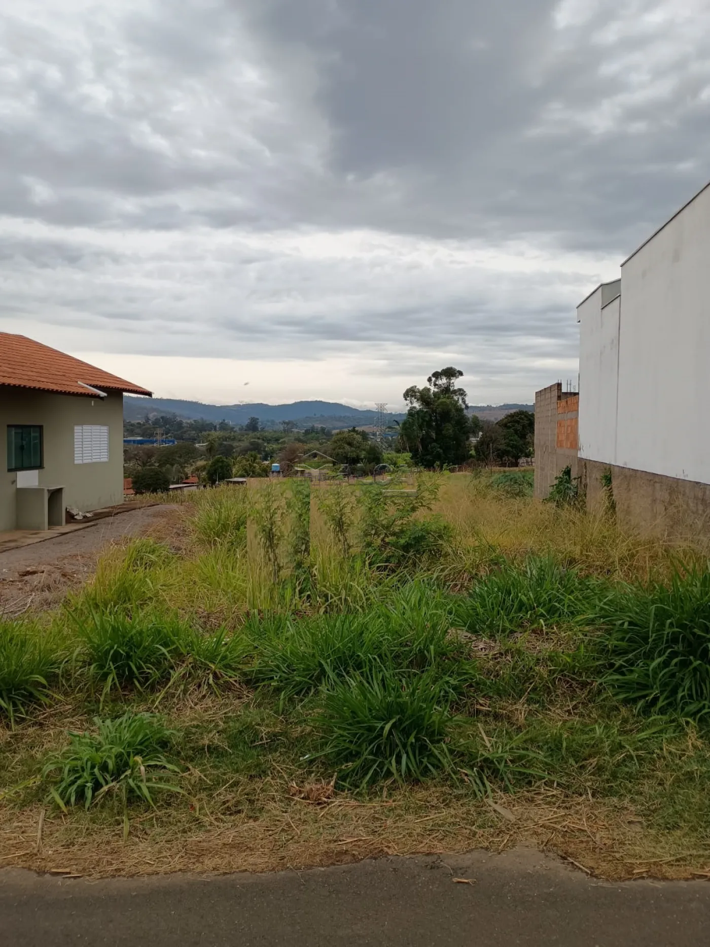 Comprar Terrenos / Padrão em São José do Rio Pardo R$ 96.000,00 - Foto 3