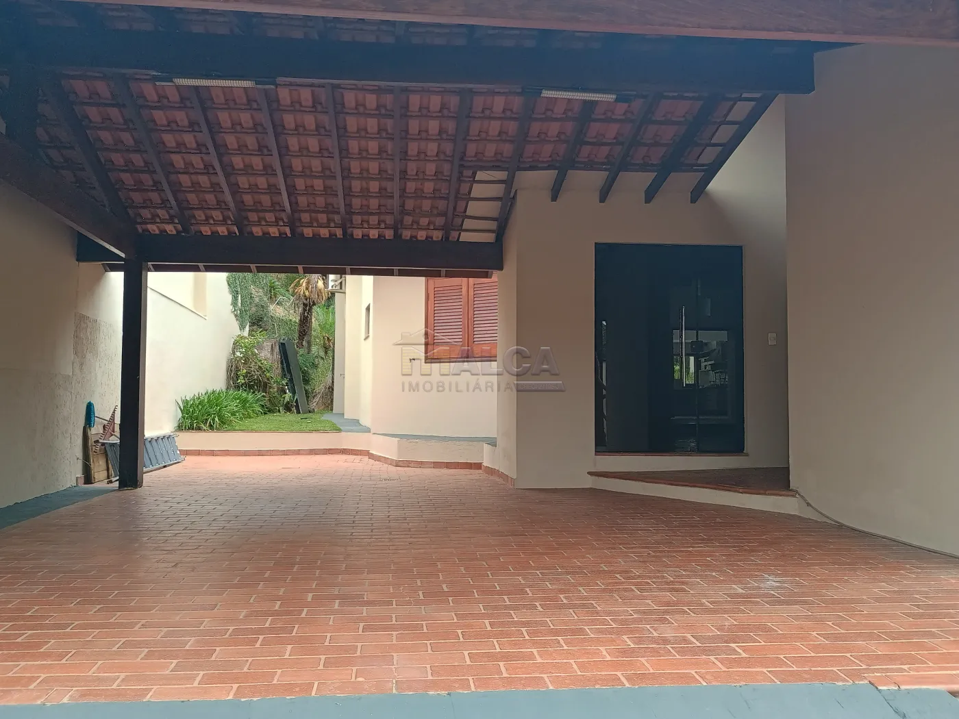 Garagem Alugar Casas / Padrão em São José do Rio Pardo R$ 4.000,00 - Foto 2