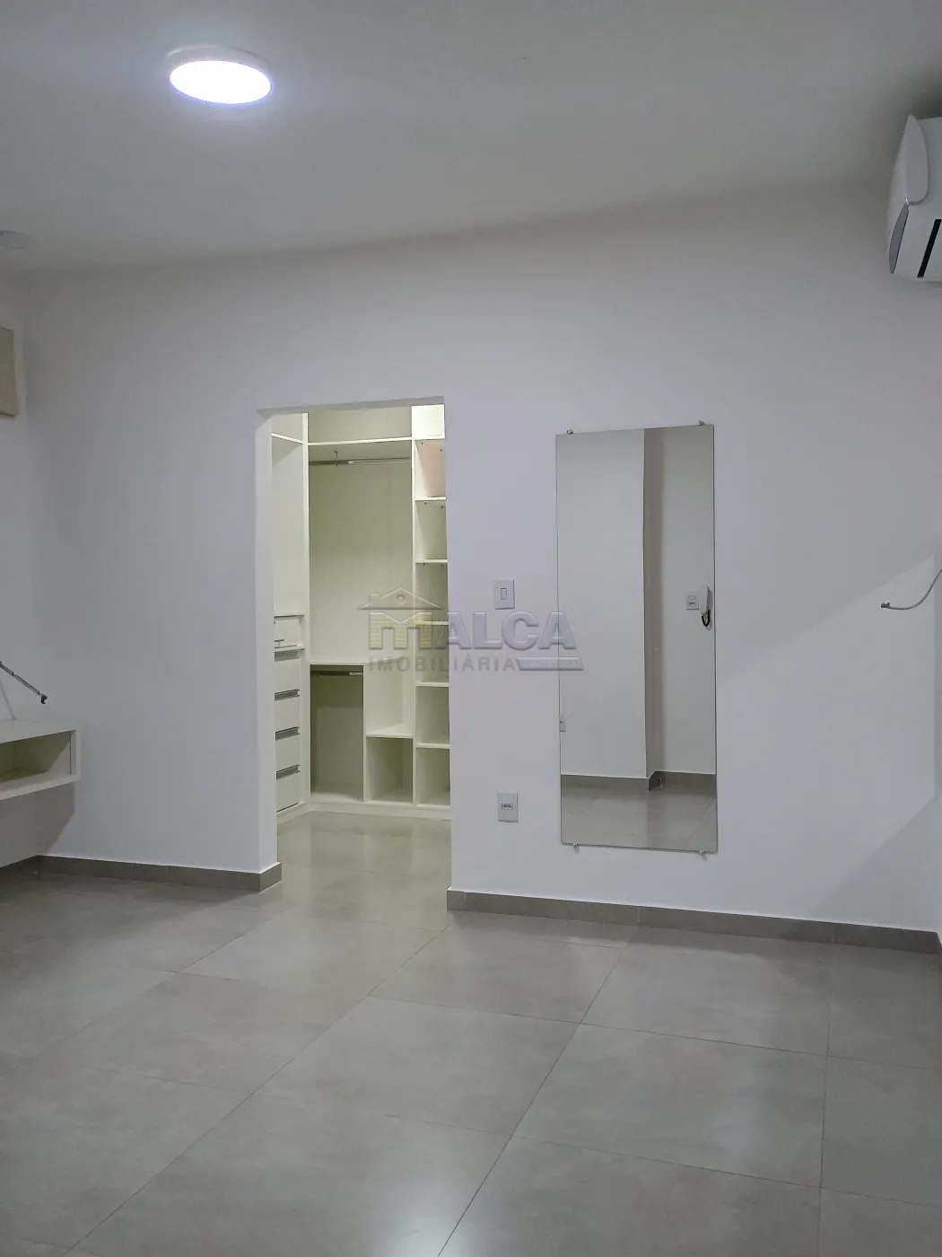 Dormitório 01 - Suíte Alugar Casas / Padrão em São José do Rio Pardo R$ 4.000,00 - Foto 10