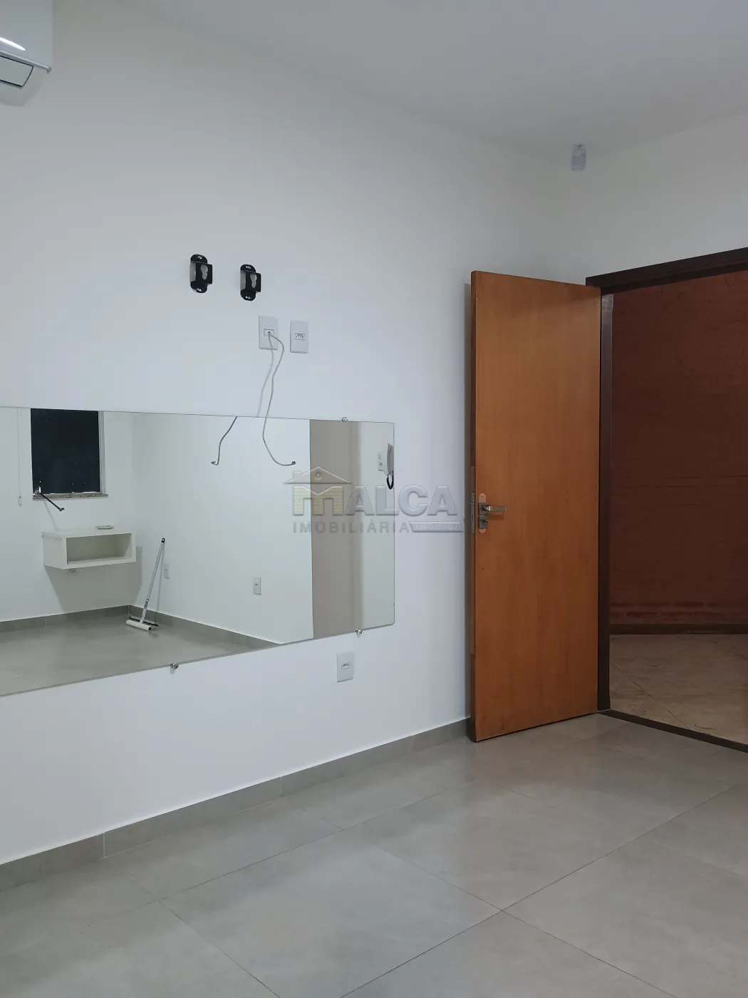 Dormitório 01 - Suíte Alugar Casas / Padrão em São José do Rio Pardo R$ 4.000,00 - Foto 12