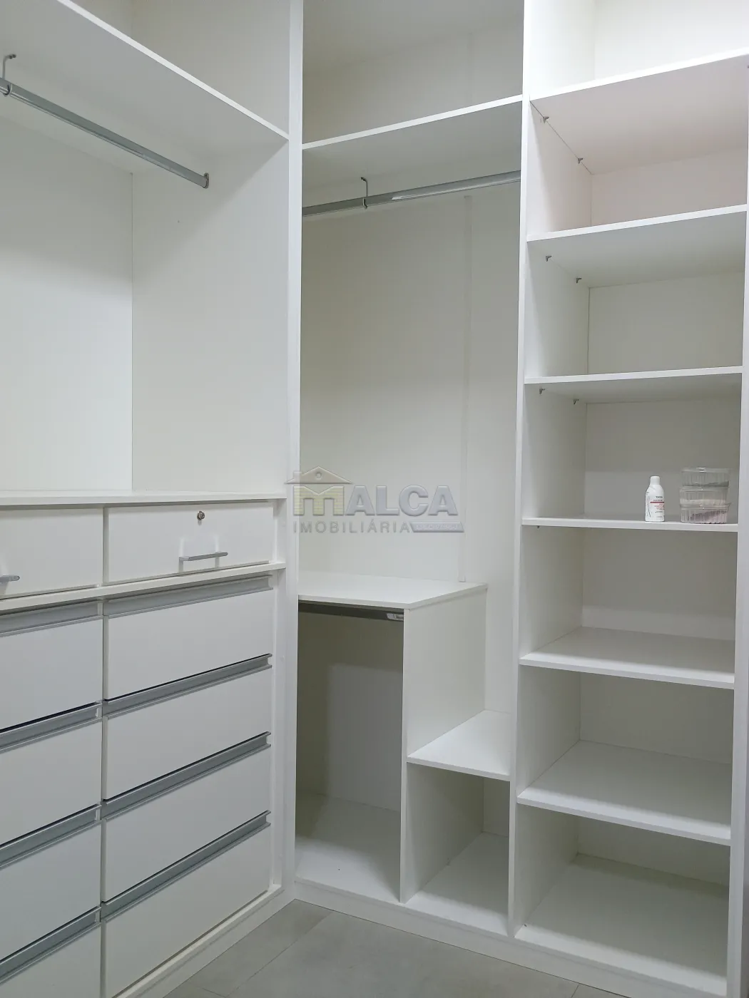 Closet Alugar Casas / Padrão em São José do Rio Pardo R$ 4.000,00 - Foto 13