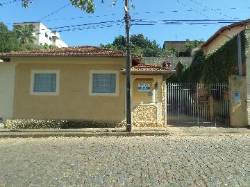 Alugar Casas / Padrão em São José do Rio Pardo. apenas R$ 780,00