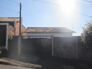 Alugar Casas / Padrão em São José do Rio Pardo. apenas R$ 150.000,00