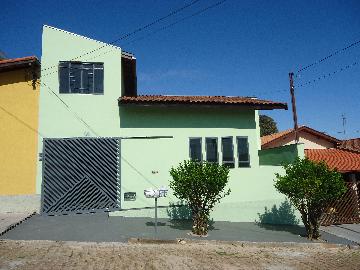 Alugar Casas / Padrão em São José do Rio Pardo. apenas R$ 1.120,00