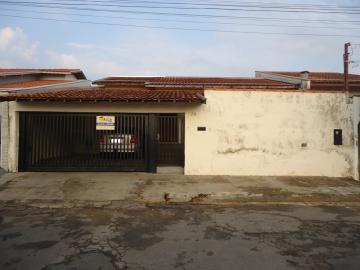 Alugar Casas / Padrão em São José do Rio Pardo. apenas R$ 700,00