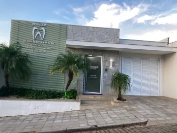 Alugar Casas / Padrão em São José do Rio Pardo. apenas R$ 2.225,00