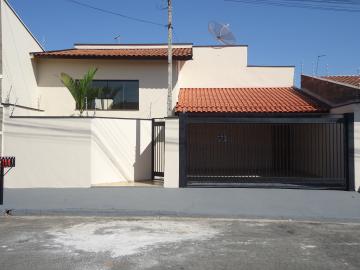 Alugar Casas / Padrão em São José do Rio Pardo. apenas R$ 1.350,00