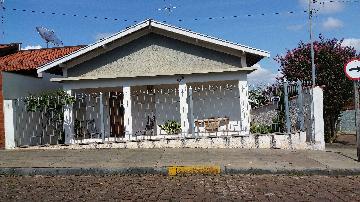 Alugar Casas / Padrão em São José do Rio Pardo. apenas R$ 974,97
