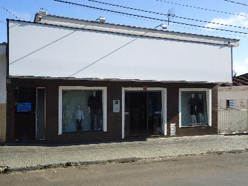 Alugar Casas / Padrão em São José do Rio Pardo. apenas R$ 330,00