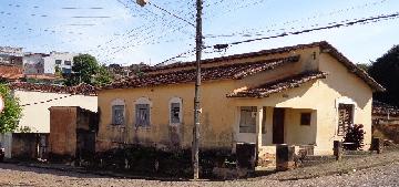 Alugar Casas / Padrão em São José do Rio Pardo. apenas R$ 400.000,00
