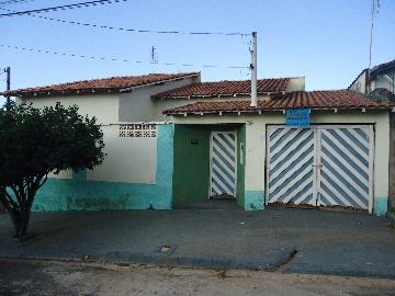 Alugar Casas / Padrão em São José do Rio Pardo. apenas R$ 560,00
