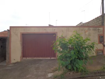 Alugar Casas / Padrão em São José do Rio Pardo. apenas R$ 800,00