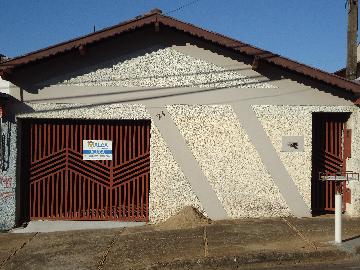 Alugar Casas / Padrão em São José do Rio Pardo. apenas R$ 870,00