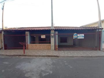 Alugar Casas / Padrão em São José do Rio Pardo. apenas R$ 1.050,00