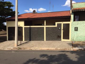 Alugar Casas / Padrão em São José do Rio Pardo. apenas R$ 320.000,00