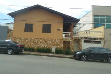Alugar Casas / Padrão em São José do Rio Pardo R$ 2.000,00 - Foto 1 Alugar Casas / Padrão em São José do Rio Pardo R$ 2.000,00 - Foto 1