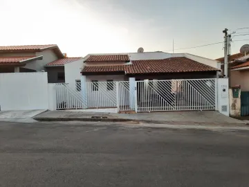 Alugar Casas / Padrão em Caconde. apenas R$ 640.000,00