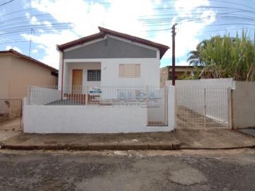 Alugar Casas / Padrão em São José do Rio Pardo. apenas R$ 750,00