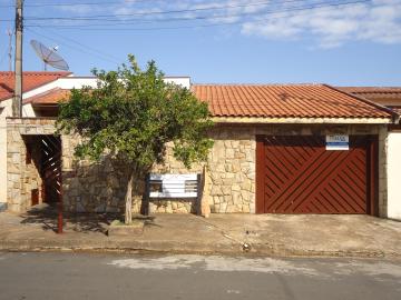 Alugar Casas / Padrão em São José do Rio Pardo. apenas R$ 850,00