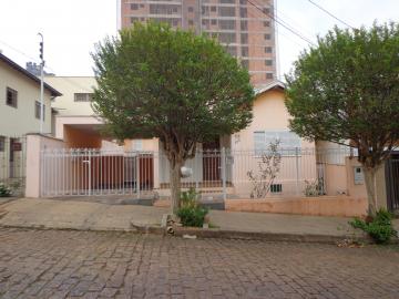 Alugar Casas / Padrão em São José do Rio Pardo. apenas R$ 1.200,00