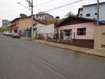 Próximo Igreja, supermercado e escolas.