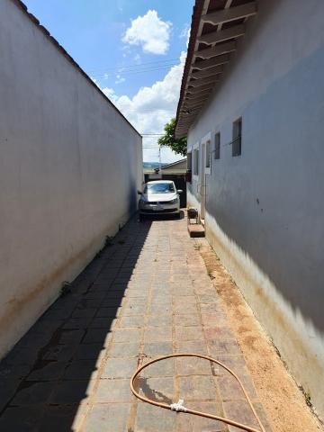 Próximo Escola, Supermercado, Area Comercial.