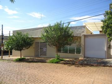 Alugar Casas / Padrão em São José do Rio Pardo. apenas R$ 770.000,00