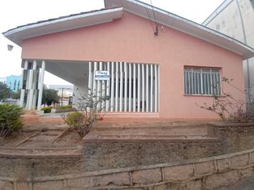 Alugar Casas / Padrão em São José do Rio Pardo. apenas R$ 5.000,00