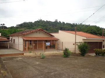Alugar Casas / Padrão em São José do Rio Pardo. apenas R$ 330.000,00
