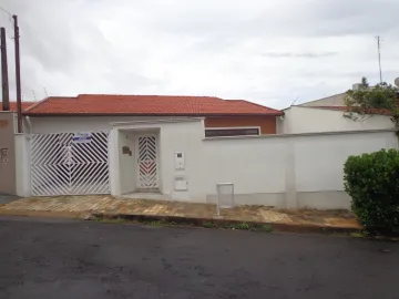 Alugar Casas / Padrão em São José do Rio Pardo. apenas R$ 2.000,00