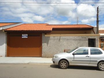 Alugar Casas / Padrão em São José do Rio Pardo. apenas R$ 1.100,00