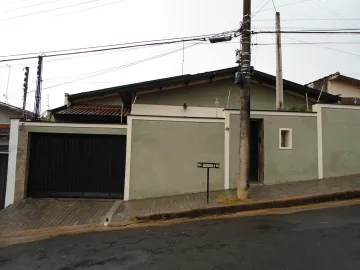 Alugar Casas / Padrão em São José do Rio Pardo. apenas R$ 580.000,00