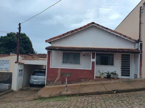 Alugar Casas / Padrão em São José do Rio Pardo. apenas R$ 380.000,00