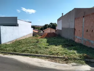 Alugar Terrenos / Padrão em São José do Rio Pardo. apenas R$ 90.000,00